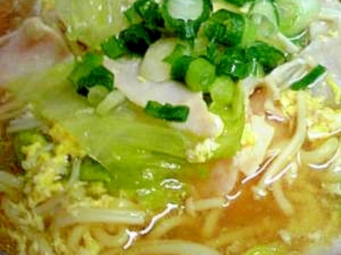 シャキシャキレタスde贅沢インスタントラーメン